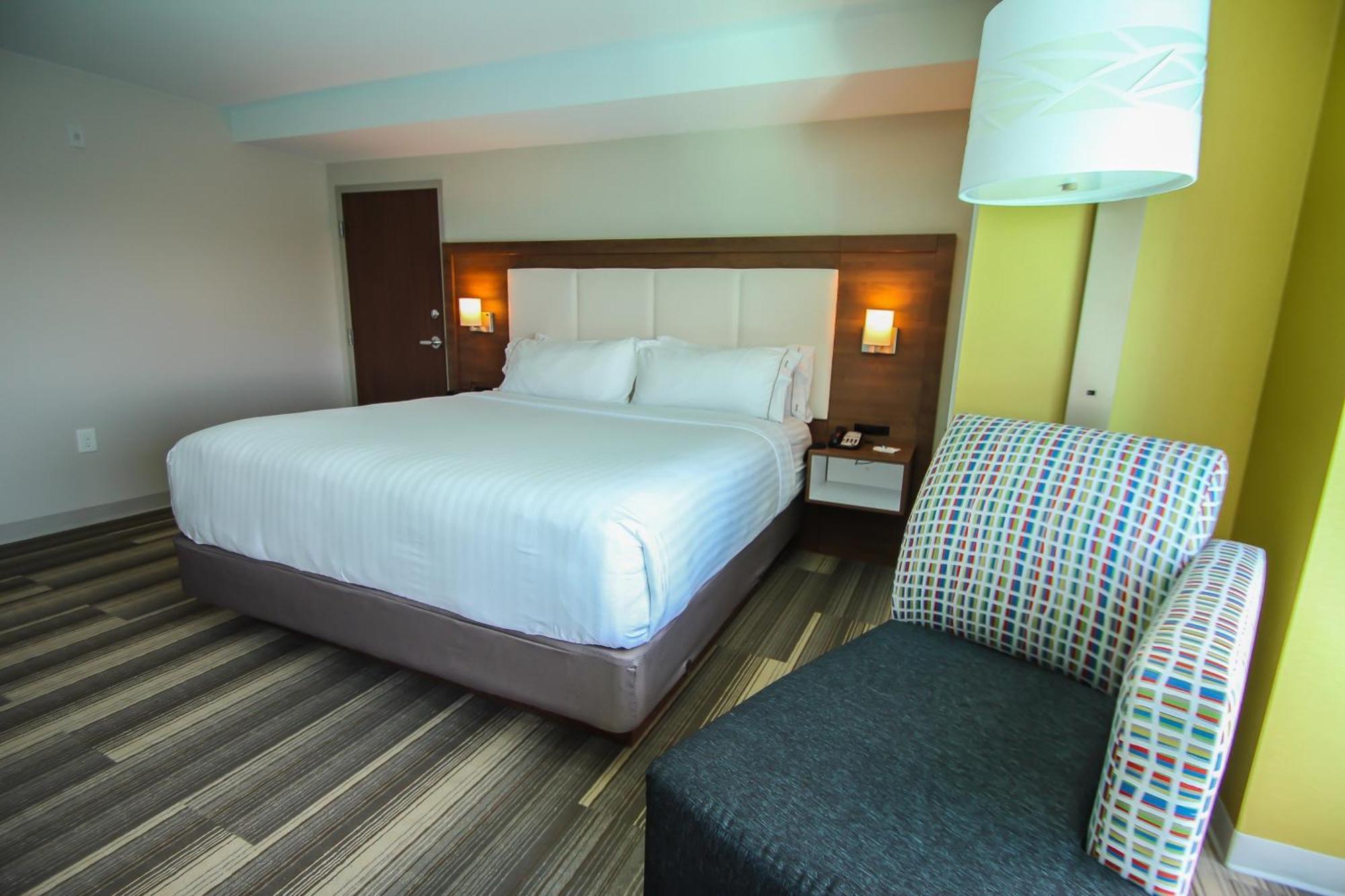 King Room with Sofa Bed - Pool View