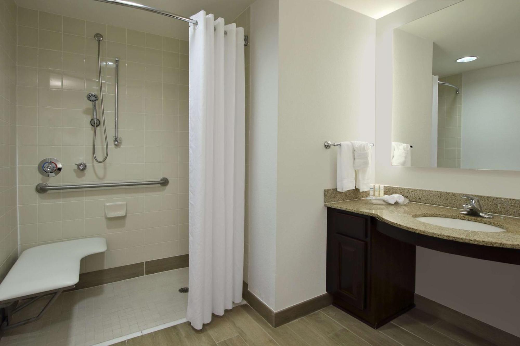 Suite with Two Queen Beds and Roll-In Shower - Mobility and Hearing Access/Non-Smoking,1551617701:JPEG