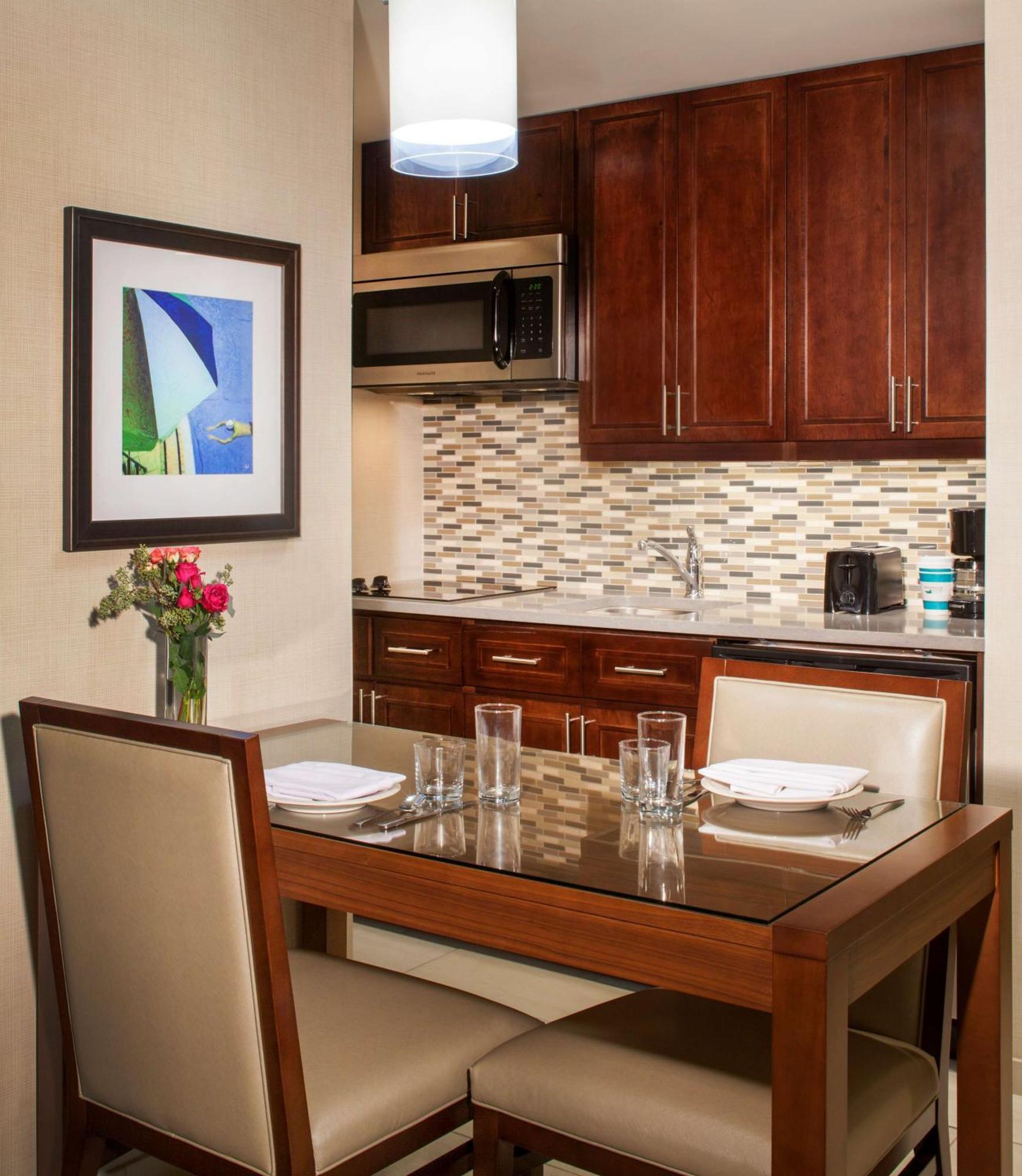 One-Bedroom King Suite Non-Smoking