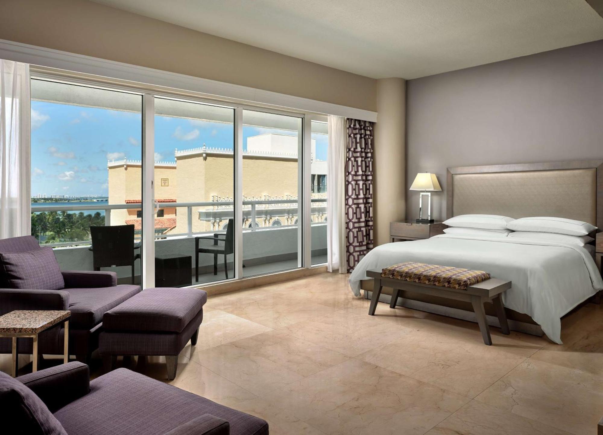 Junior King Suite Balcony & Partial Bay View
