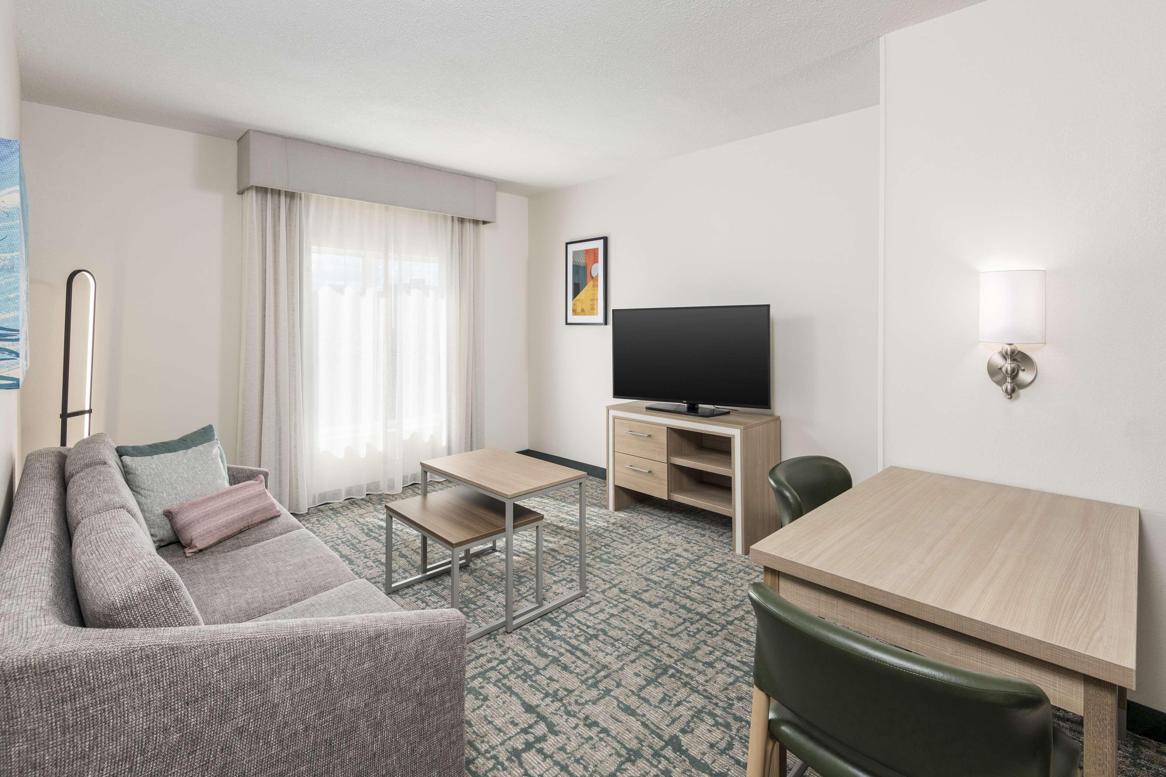 One-Bedroom King Suite Non-Smoking