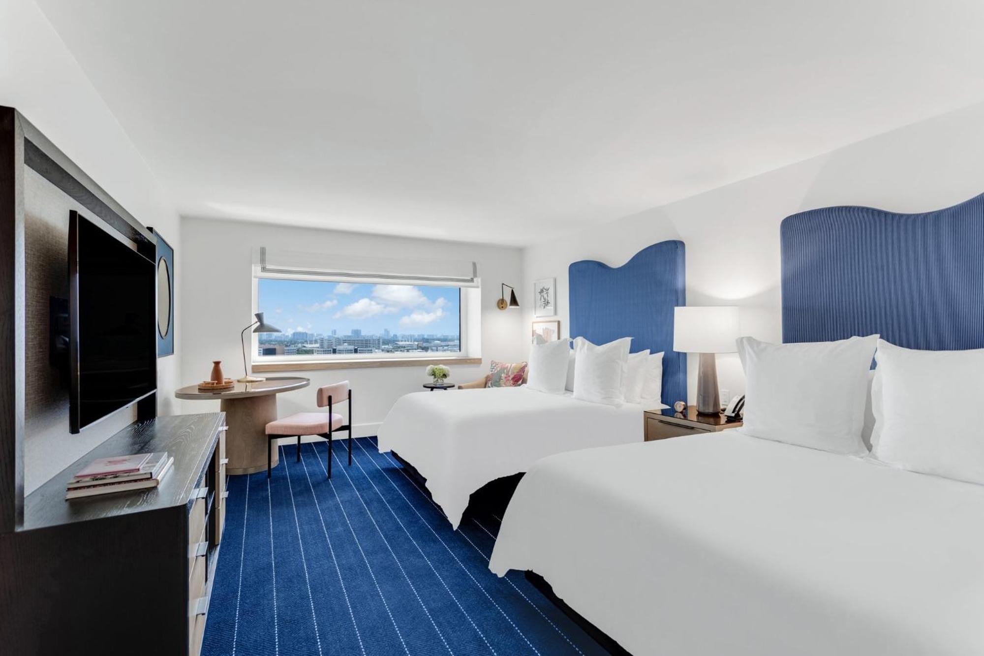 Classic Queen Room with Two Queen Beds and Bay View,1730021010:JPEG
