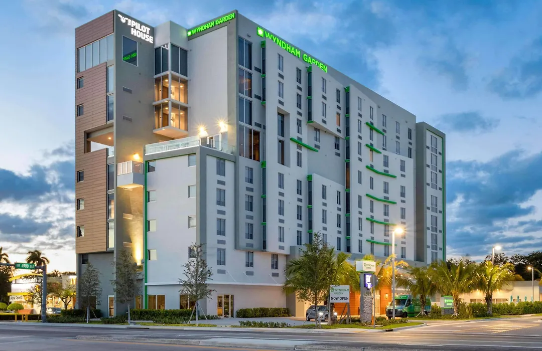 Wyndham Garden Miami International Airport-1