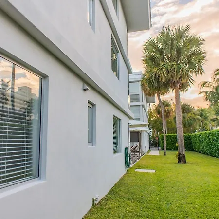 Beach Haus Key Biscayne Contemporary Apartments-2